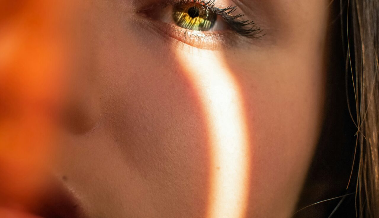 Un regard apaisé avec le Gua Sha de Nildor